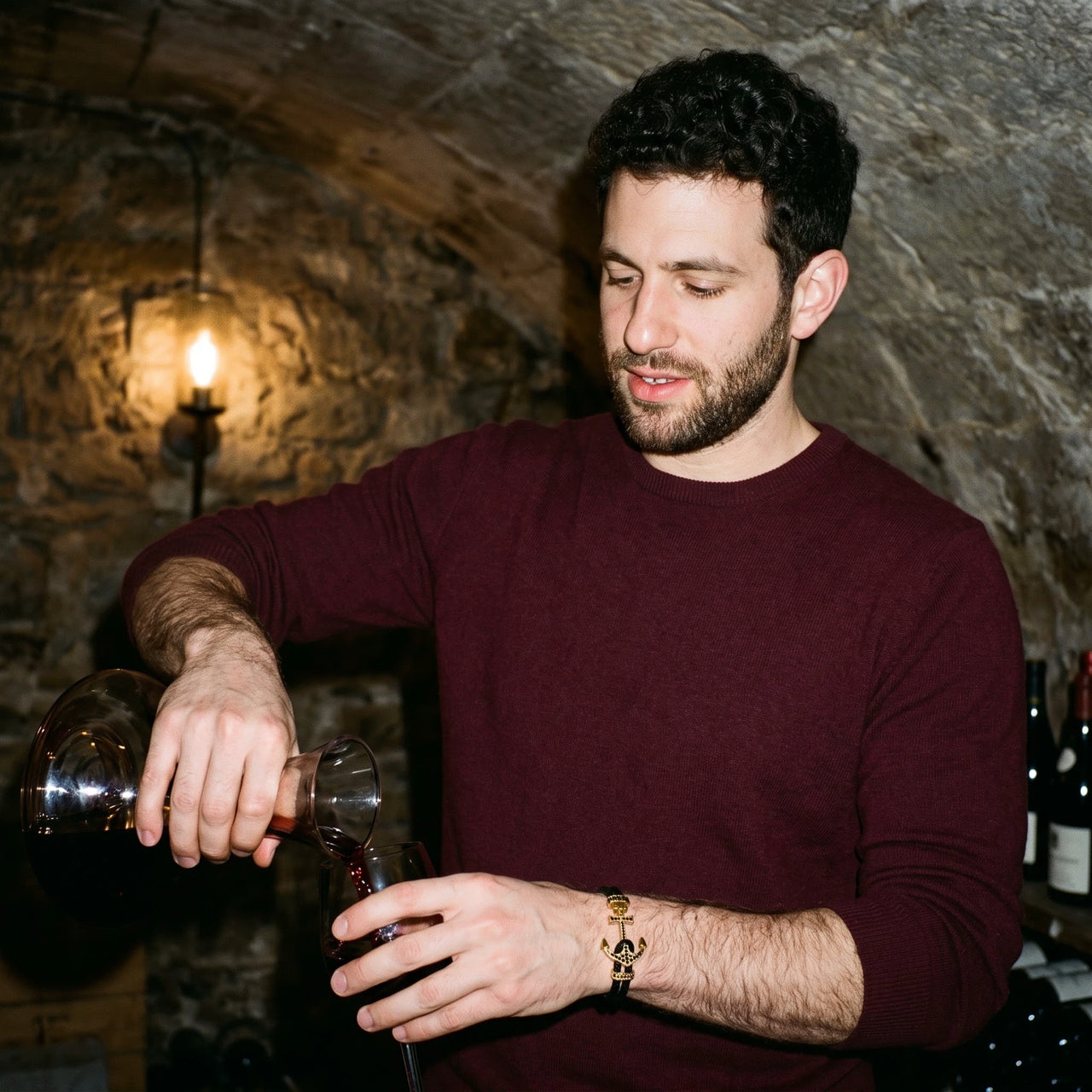 Gold Anchor – pouring red wine in a cellar | Brother & Sisters | SKU: 3621358-gold-XS-14-15, 3621358-gold-S-16-17, 3621358-gold-M-18-19, 3621358-gold-L-20-21, 3621358-gold-XL-22-23