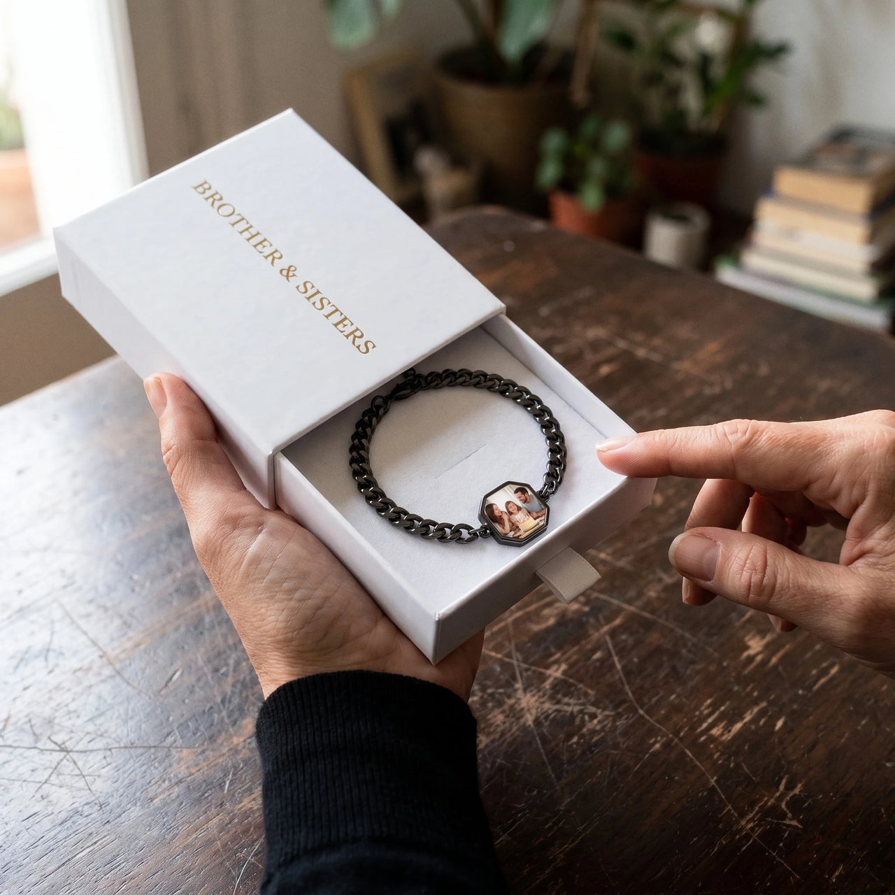 The black octagon photo bracelet in the Brother & Sisters gift box | SKU: TPH-OCTB-BLACK-18